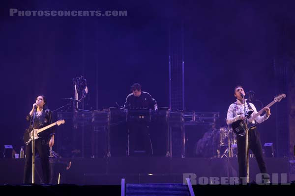 THE XX - 2017-08-27 - SAINT CLOUD - Domaine National - Grande Scene - Romy Madley Croft - Oliver Sim - James Thomas Smith